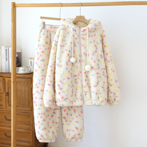 Sweet colorful polka-dot coral velvet hooded pajamas for women, winter plus velvet and thickened home clothes, large size set