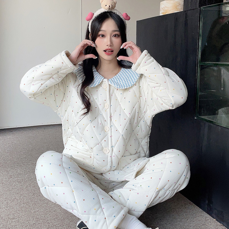 Three-layer quilted pajamas for women in winter, thickened with velvet, sweet and trendy long-sleeved trousers, home clothes set that can be worn outside