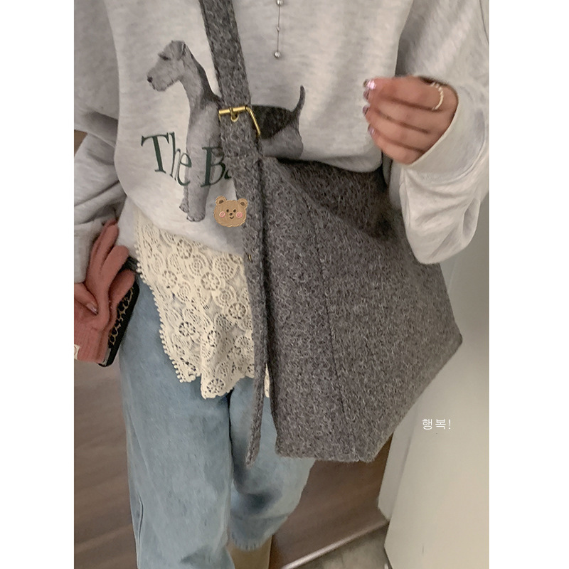 Niche texture commuter armpit bag for women 2024 new winter large capacity tote bag leopard print shoulder plush bag