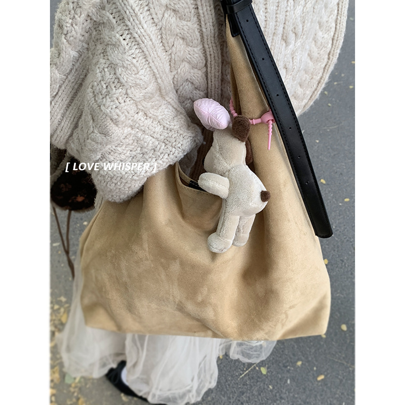 Retro deerskin armpit bag for women 2024 new niche simple tote bag casual large capacity shoulder bag