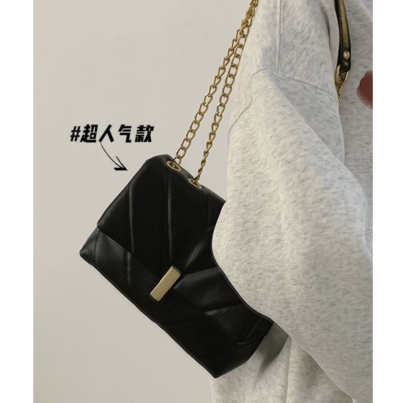 Versatile crossbody bag for women, new trendy fashion chain shoulder bag, high-end small fragrant shoulder small square bag