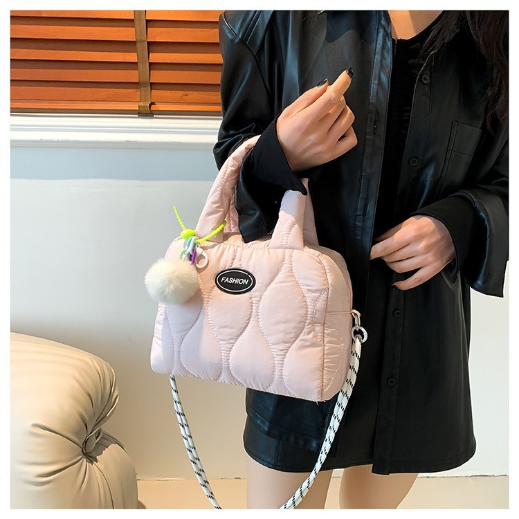 Autumn and winter Korean niche bag women's new popular versatile one-shoulder crossbody bag cotton clothing portable down bag