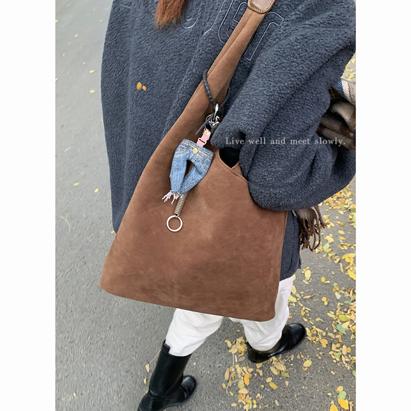Retro deerskin armpit bag for women 2024 new autumn and winter bucket bag casual large capacity shoulder commuter bag