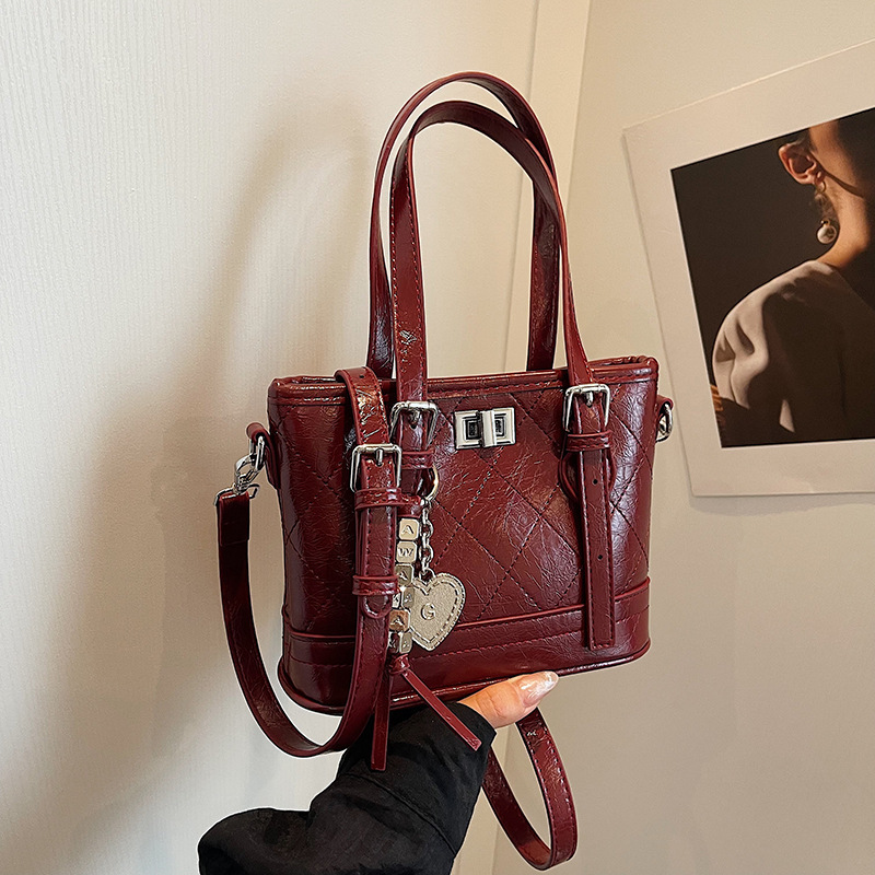 Multifunctional crossbody bag for women summer 2024 new trendy Korean portable small tote bag simple shoulder rhombus bag