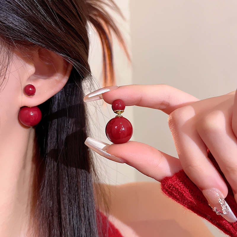 Ancore red bead earrings for women, light luxury, niche, high-end, two-wear pearl earrings, versatile and temperamental earrings