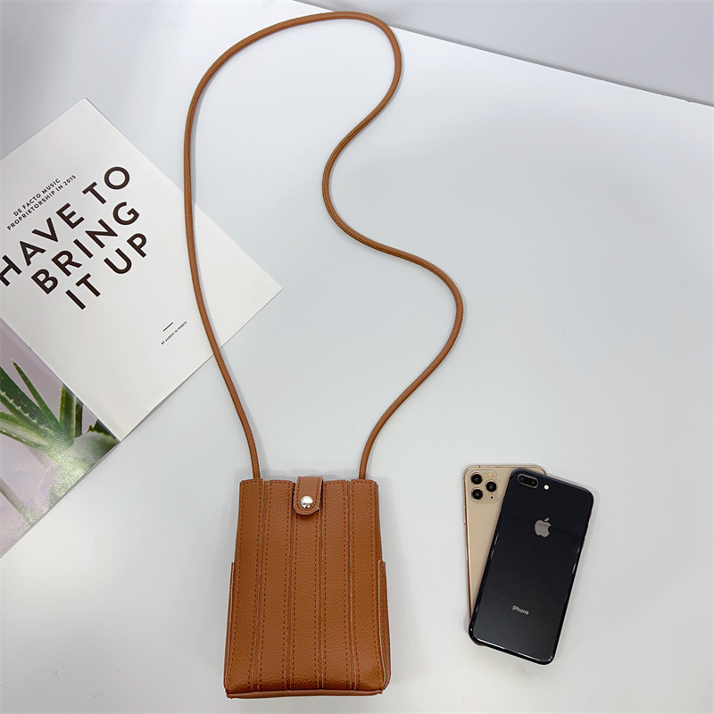 New niche design casual folded bucket bag soft leather super hot texture mobile phone bag single shoulder crossbody bag small bag