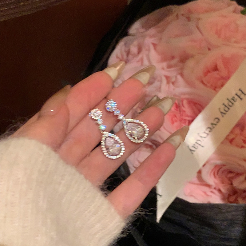 S925 silver needle exquisite zircon drop-shaped earrings for women light luxury niche white wear high-end earrings internet celebrity ear jewelry