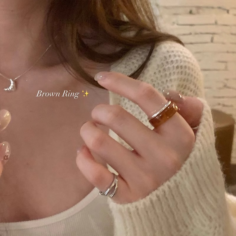 Get ready for autumn!  Amber acetate hoop stacked ring, high-end luxury niche bracelet, index finger ring