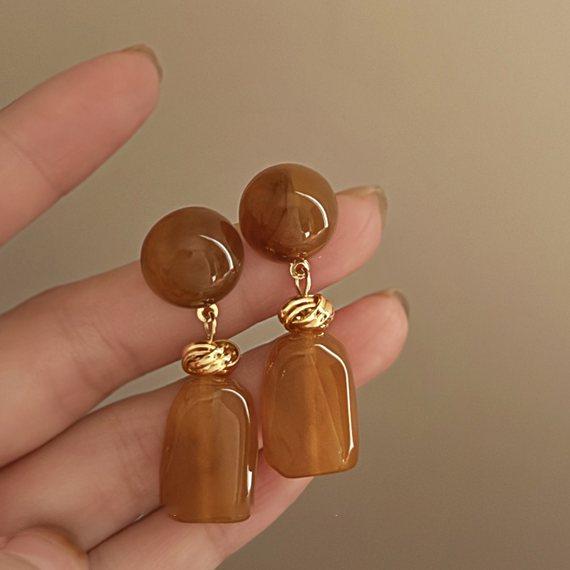 Silver needle knotted round irregular resin earrings simple fashion versatile earrings retro high-end earrings wholesale