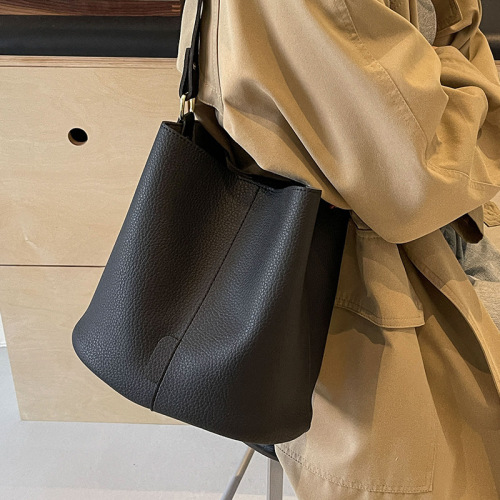 Women's bags 2024 new autumn and winter large-capacity armpit bucket bag retro versatile high-end bag single shoulder crossbody bag