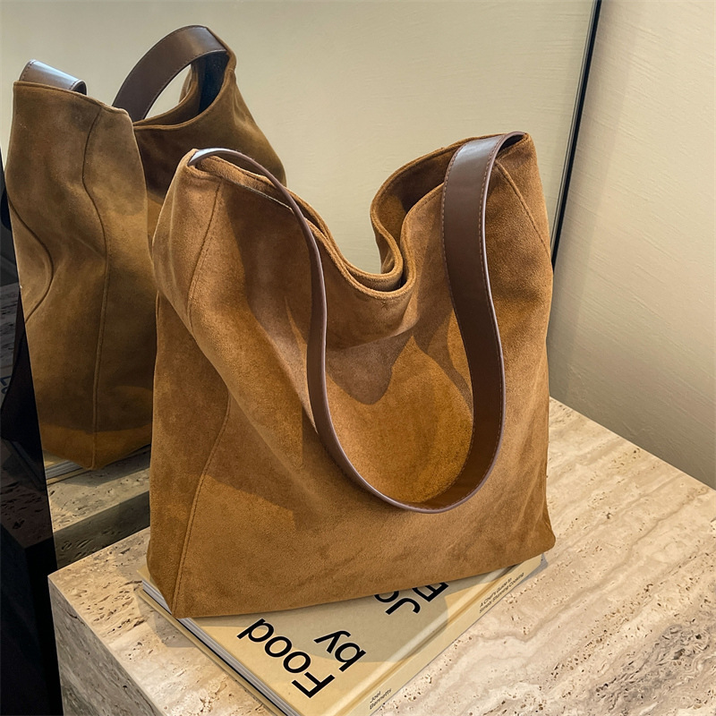 2024 new Korean suede armpit retro wide shoulder strap lazy style large capacity tote bag soft leather shoulder bag