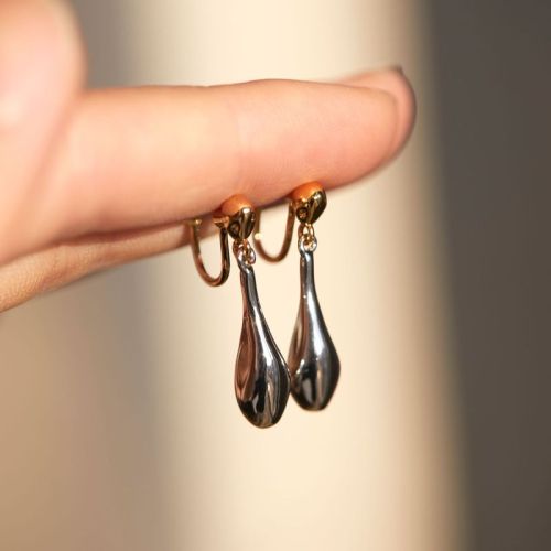 Gold and silver contrasting colors, minimalist water drop earrings, niche design, elegant, fashionable and personalized earrings, earrings, ear clips
