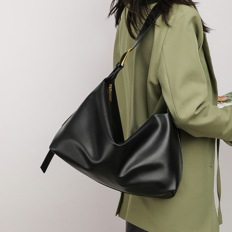 2024 New Versatile Niche Design Soft Collapsible Minimalist Style Underarm Bag Retro Large Capacity Commuting Messenger Bag Crossbody