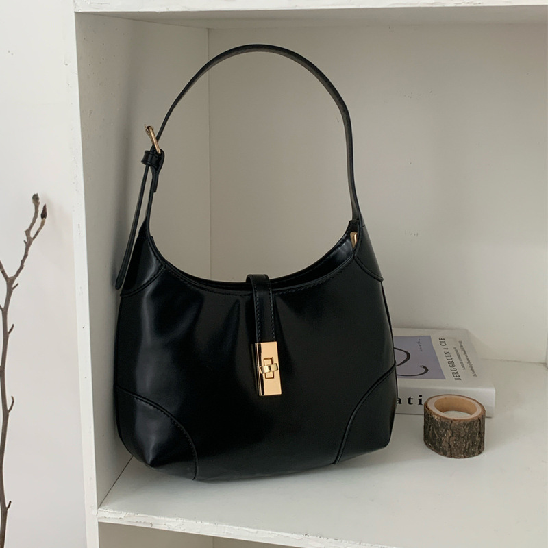 2024 New Niche Design Crescent Bag Commuting Versatile Underarm Bag Black High-Level Feeling Handbag Ladies Bag
