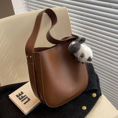 Texture retro large-capacity bag women's autumn and winter new popular crossbody bag shoulder bucket bag