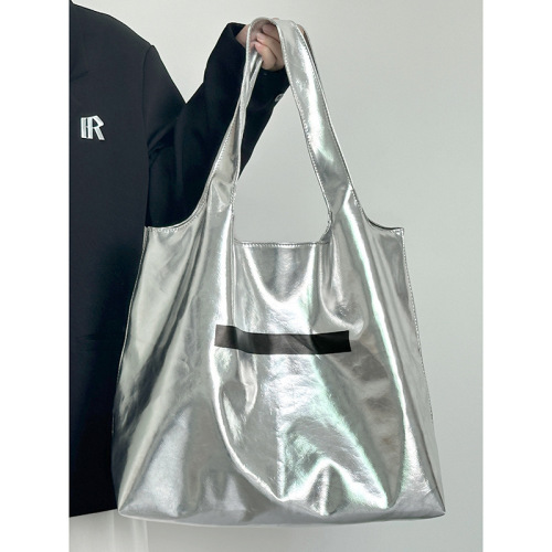High-end ins-style shopping bag, new large-capacity silver shoulder bag, armpit bag, commuter handheld tote bag