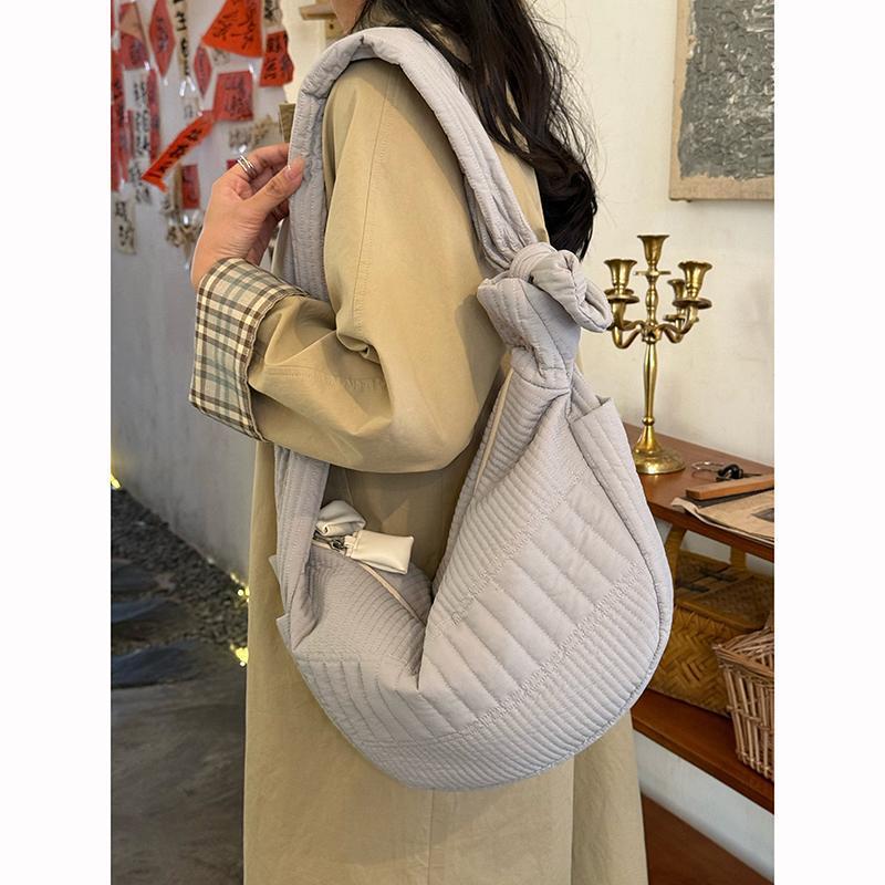 Tian Xiwei's same style lazy style wide shoulder strap tote cloud bag new large capacity niche commuter single shoulder crossbody bag