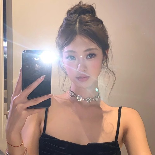 Flashing zirconium full of diamonds love choker niche party necklace high-end exquisite necklace women's autumn and winter clavicle chain sweet