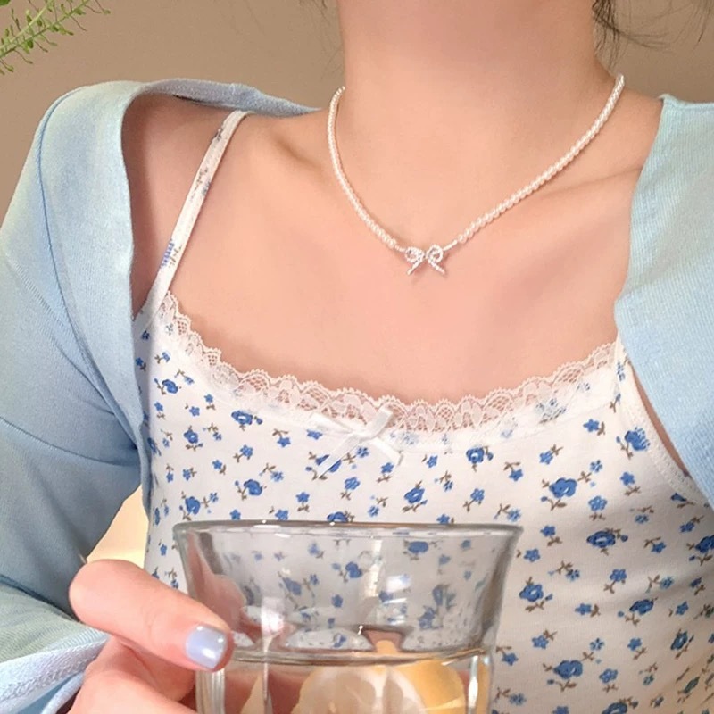 Korean Imitation Pearl Bow Necklace Women's Niche Fashion High-Level Clavicle Chain Autumn and Winter Temperament Versatile Necklace