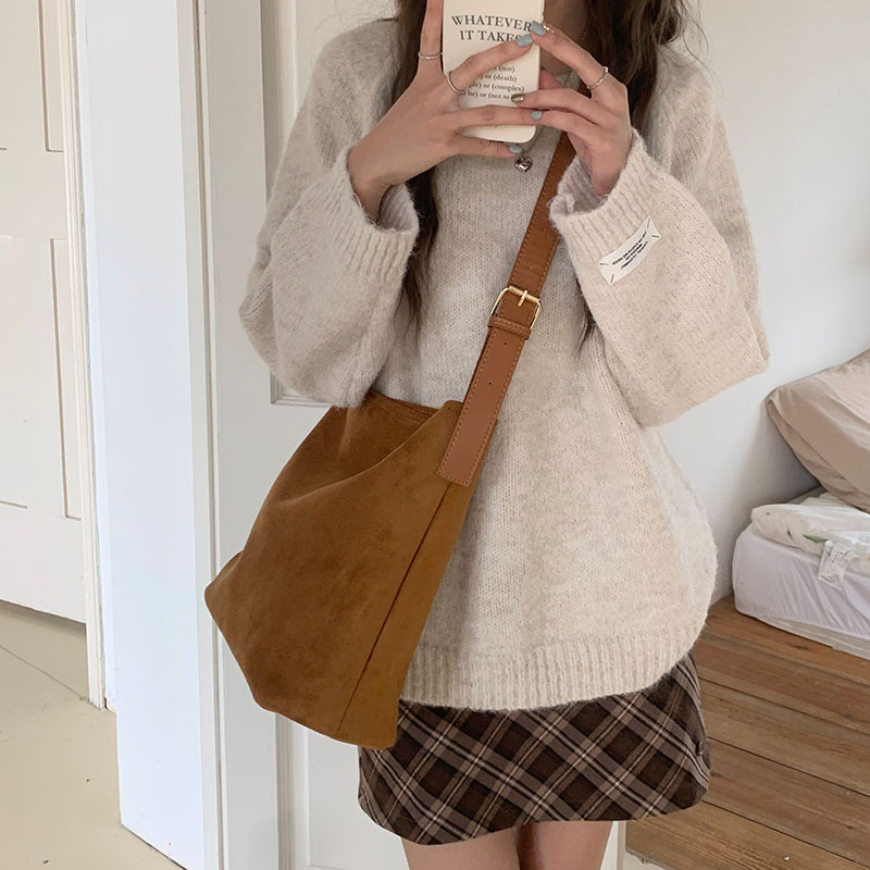 Korean style autumn and winter retro suede tote bag for women 2024 new style relaxed commuting large bag single shoulder crossbody bag