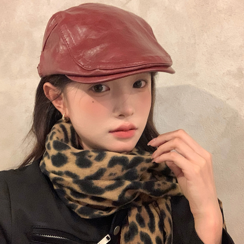American retro pu leather forward hat Ancora red women's 2024 autumn and winter face-showing small versatile reverse-wearing painter's hat
