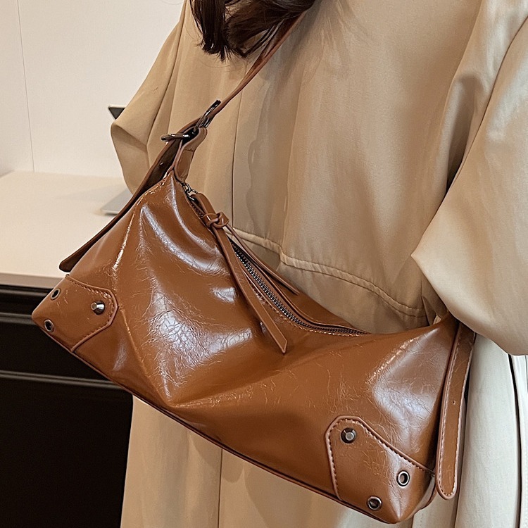 2024 niche design new women's bag autumn fashionable high-end texture versatile armpit bag single shoulder crossbody bag