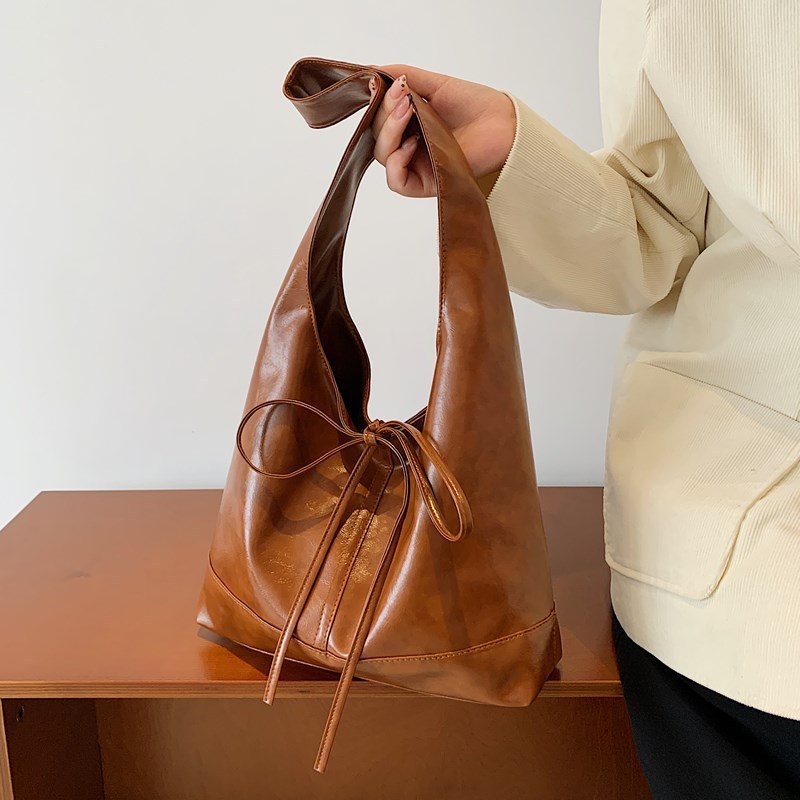 Fashionable pleated tote bag for women, Korean style trendy large-capacity armpit bag 2024 niche high-end shoulder bag