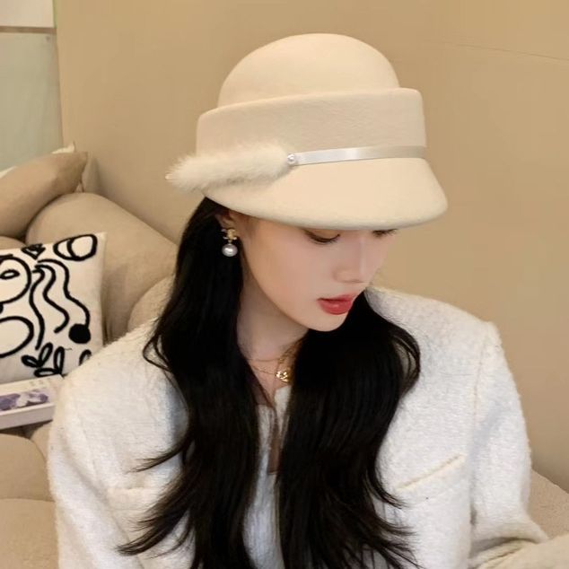 Beret hat women's autumn and winter Hepburn style celebrity retro mink wool woolen peaked hat small top hat stewardess hat