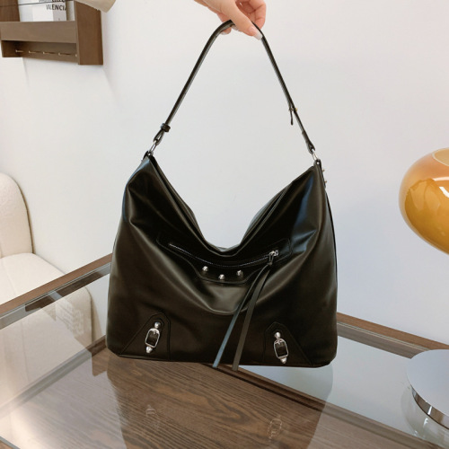 Large capacity retro bag 2024 autumn new women's bag fashionable personality shoulder bag college student crossbody tote bag