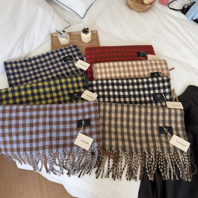 Autumn and winter retro British style high-end warm scarf, versatile plaid decorative windproof multi-functional scarf for women