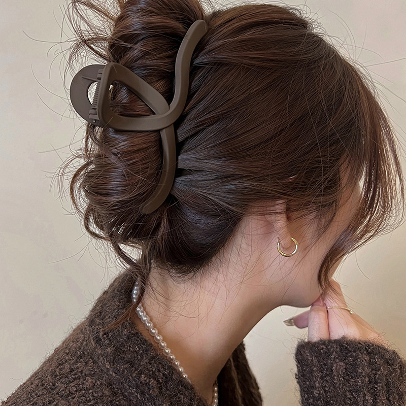 High-end coffee color frosted grab clip large versatile hair clip headband back head hair shark clip temperament hair accessory