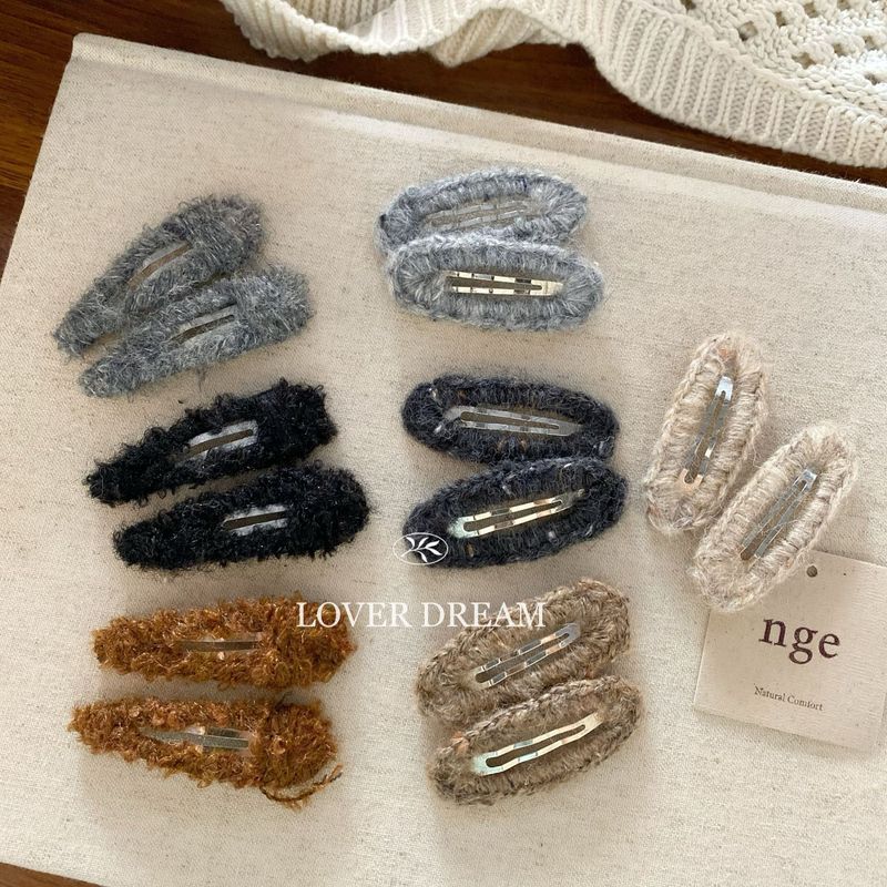Korean internet celebrity ins autumn and winter woolen plush geometric hair clip fashion side clip bangs clip simple headwear hair accessories
