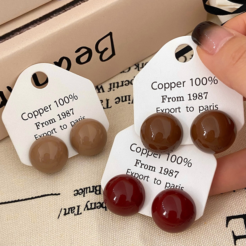 Red light luxury high-end earrings for women autumn and winter new retro Hong Kong style earrings fashion festive temperament earrings