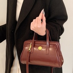 Retro oil wax leather 2024 super hot small bag women's trendy Korean high-end portable small square bag niche commuter crossbody bag