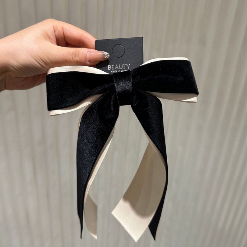 Real shot of Dongdaemun, South Korea, exquisite and high-end small fragrance velvet bow hairpin spring clip