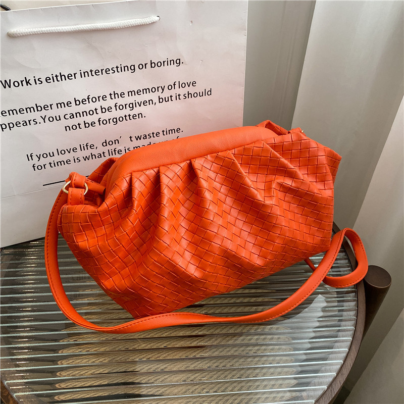 Woven Cloud Bag Women's Solid Color Pleated Small Bag New Trendy Contrast Color Fashion One Shoulder Crossbody Clip Bag