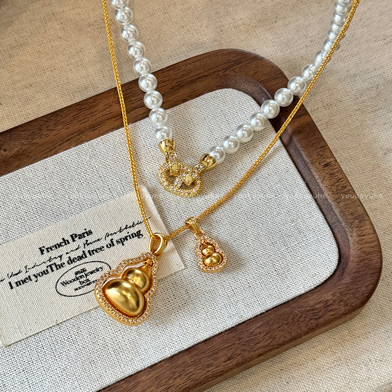 Real gold electroplated zircon gourd pendant necklace beaded high-end temperament clavicle chain autumn and winter light luxury simple necklace