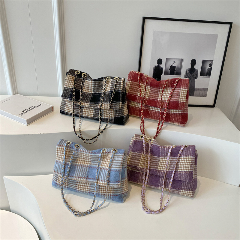 Niche design contrasting color woolen large bag women's new autumn and winter fashion casual small square bag shoulder bag