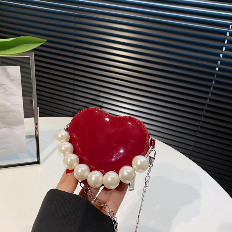 Niche design small bag for women summer new fashion personality heart-shaped bag pearl chain bag mini crossbody bag