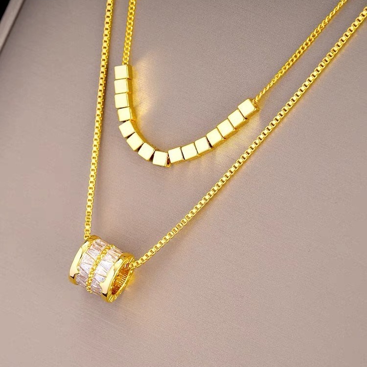 Manufacturer sends Internet celebrity zircon small waisted sweater chain, light luxury and high-end double-layer stacked necklace for women, popular model