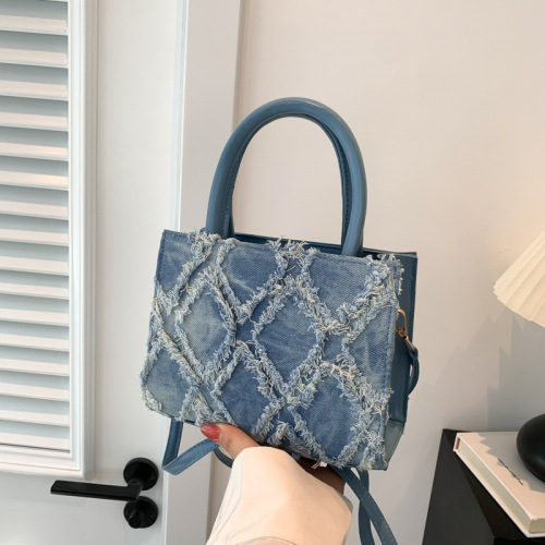 Fashion Commuting Large Capacity Small Square Bag Women 2024 Summer New Style Beautiful Casual Shoulder Bag Trendy Simple Crossbody Bag