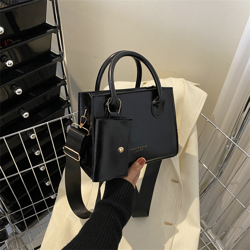 Patent leather texture small square bag new retro mother-in-law handbag simple western style solid color single shoulder crossbody bag for women