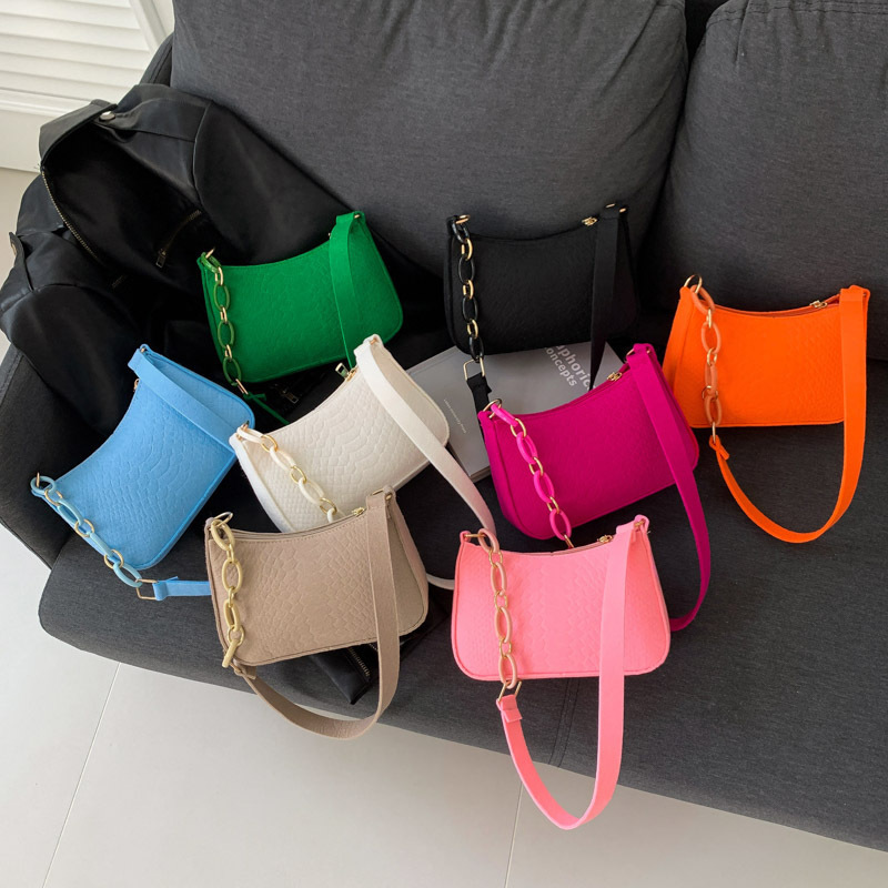 2024 Simple and Western Design Underarm Contrast Color Casual Fashion Large Capacity Trendy Portable Single Shoulder Small Square Women's Bag