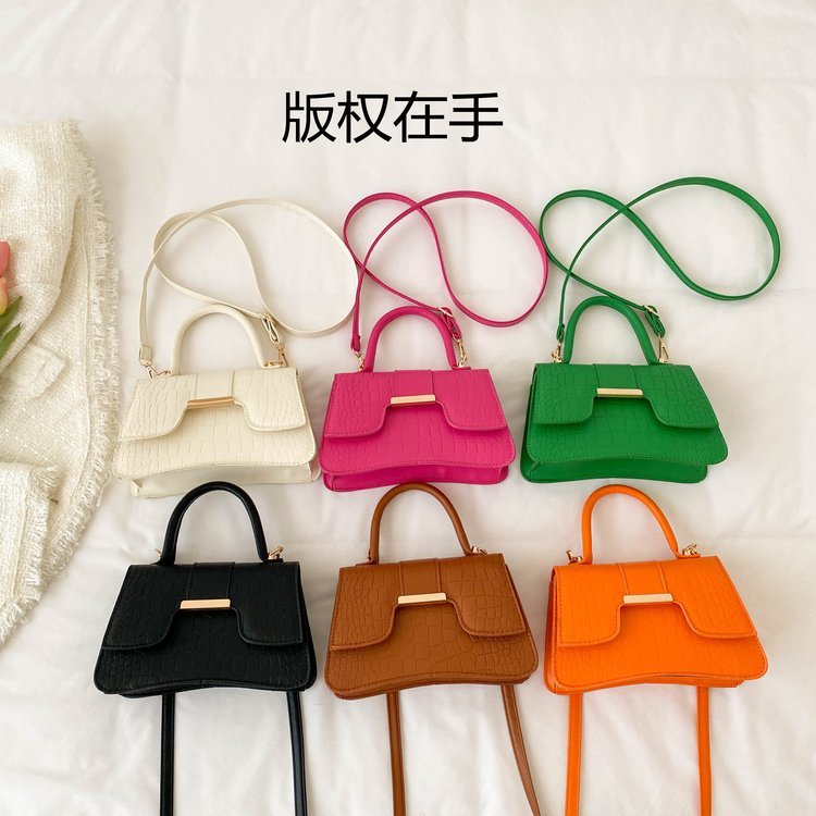 Trendy Simple Shoulder Bag Women's Spring New Simple Fashion Casual Crossbody Bag Retro Casual Small Square Bag