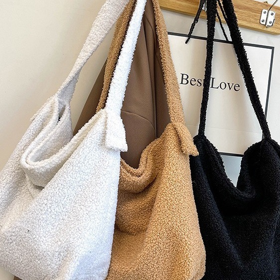 Internet celebrity fashion casual versatile solid color shoulder bag plush large capacity girl commuting simple texture tote bag