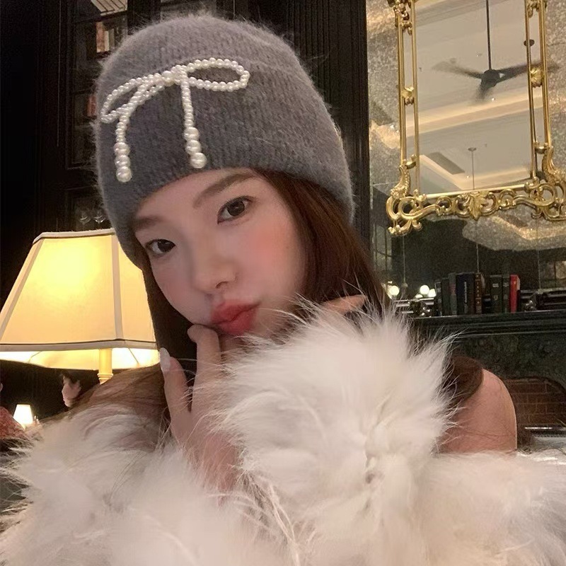 Korean ins blogger's same bow pearl pile hat for women in autumn and winter, small knitted woolen toe cap with face-showing face