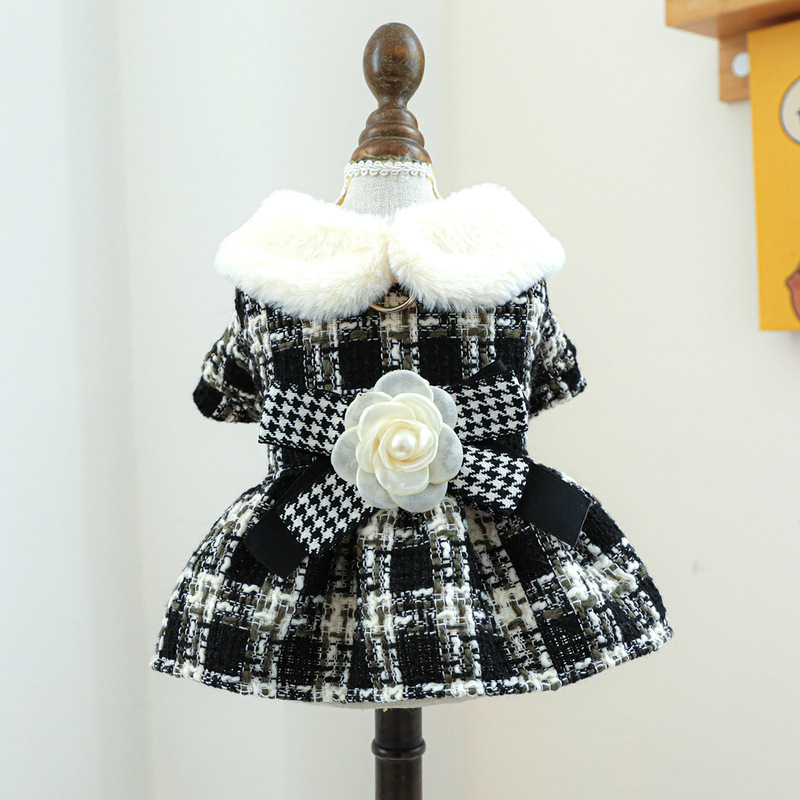 Factory direct supply/new products in stock, pet clothes, dog and cat clothing, new products, autumn and winter fragrant flower skirts