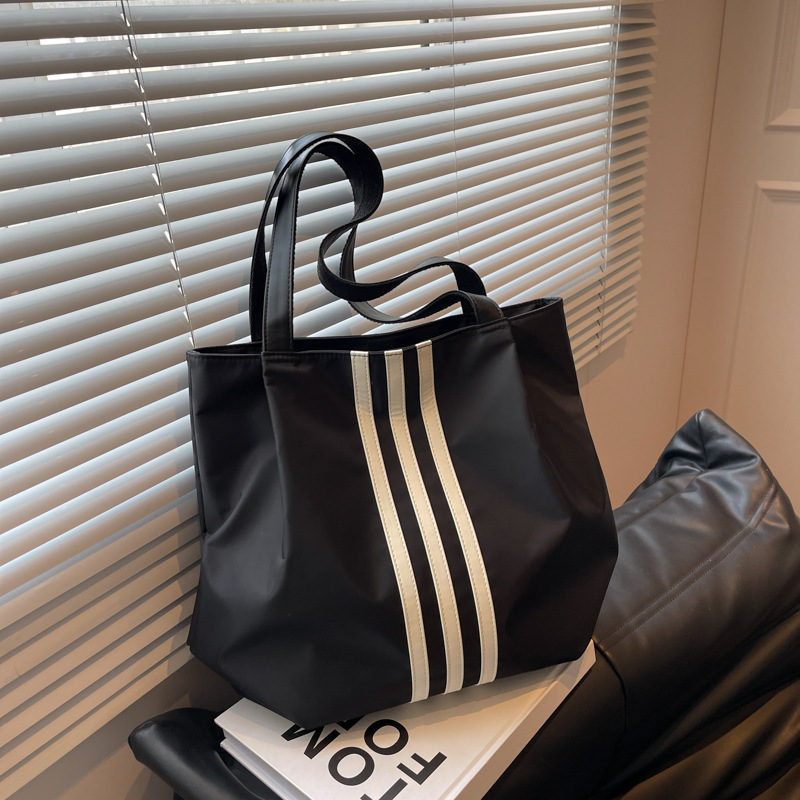 Lazy style large-capacity canvas bag women's new 2024 Korean fashion handbag student class commuting tote bag