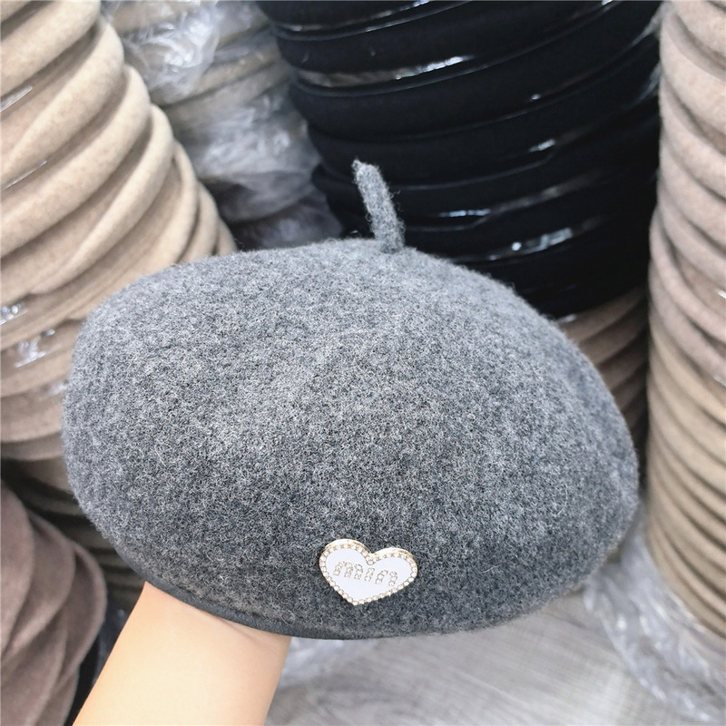 2024 Fashionable and Versatile Love Logo Wool Beret Hat for Women New Autumn and Winter Large Head Circumference Temperament Japanese Painter Hat