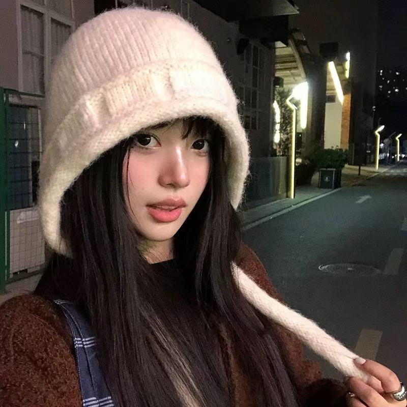 Face-showing small strap knitted hat for women in autumn and winter large head circumference solid color woolen hat Korean style warm ear-protecting bag-head hat